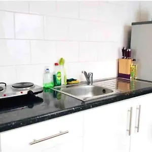 https://comfortable-one-bedroom-flat-in-central-london.cambridgehotelsuk.com